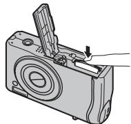 FUJIFILM FINEPIX F40FD - How to replace the Memory Card - 1