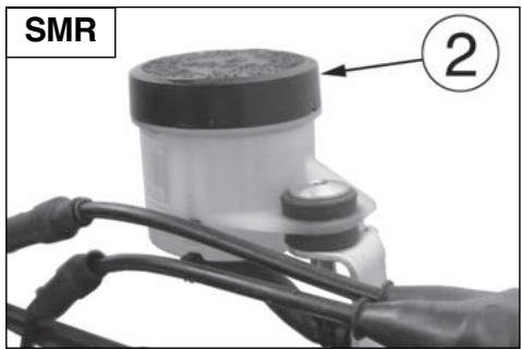 HUSQVARNA SMR 450 - To replace the fluid, proceed as follows: - 3