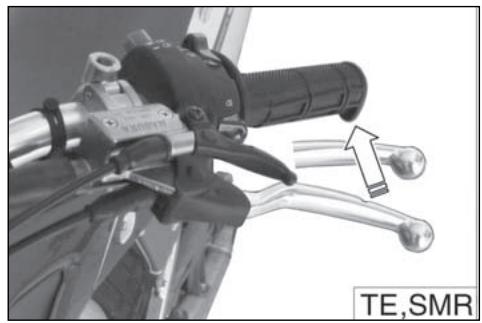 HUSQVARNA SMR 450 - STOPPING THE MOTORCYCLE AND THE ENGINE - 4