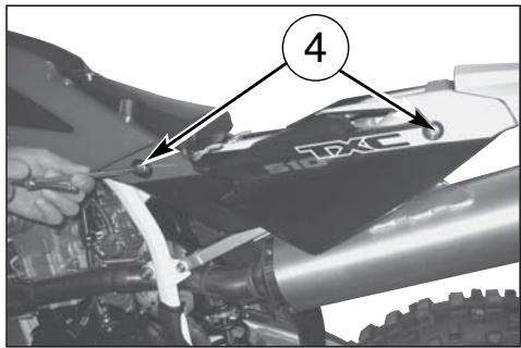 HUSQVARNA TC 510 - RIMOZIONE SERBATOIO (TC) - 2