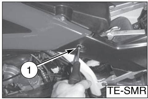 HUSQVARNA TE 250 - HOW TO REMOVE THE TANK (TE-SMR) - 1
