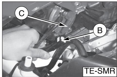 HUSQVARNA TE 250 - HOW TO REMOVE THE TANK (TE-SMR) - 4