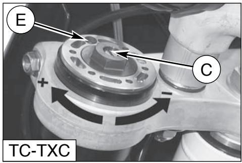 HUSQVARNA TE 450 - ADJUSTING THE COMPRESSION FORK - 5