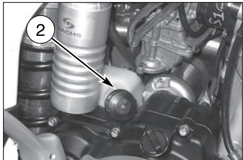 HUSQVARNA TE 450 - Controle du niveau refrigerant - 2