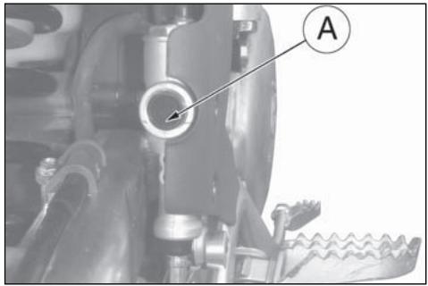 HUSQVARNA TE 450 - Reglage du LEVIER de commande et controle du niveau FLUIDE de l'embrayage hydraulique - 1