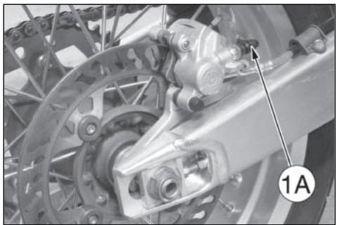 HUSQVARNA TE 450 - Per effettuare la sostituzione, procedere nel modo seguente: - 4