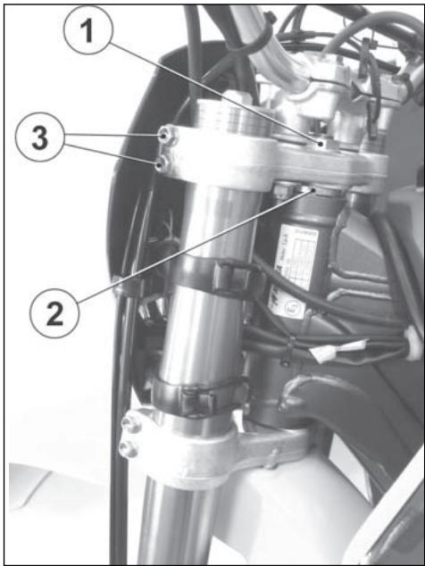 HUSQVARNA TXC 450 - SPIELEINSTELLUNG DER LENKLAGER - 2