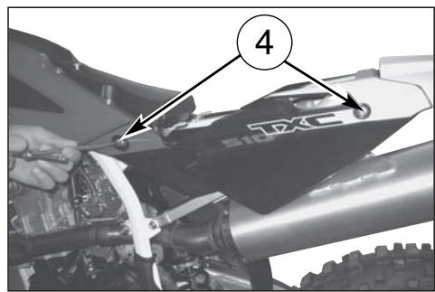 HUSQVARNA TXC 450 - REGOLAZIONE GIOCO VALVOLE - 3