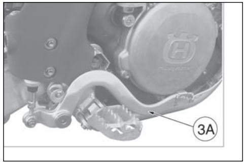 HUSQVARNA TXC 510 - To replace the fluid, proceed as follows: - 8