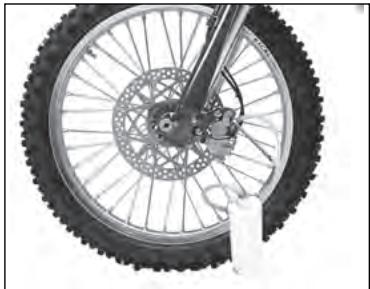 HUSQVARNA WR 250 - To replace the fluid, proceed as follows: - 2