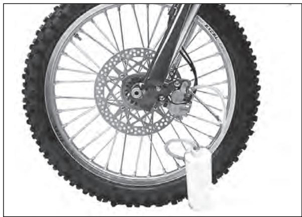 HUSQVARNA WR 250 - CURAGE DU SYSTEME DE FREINAGE AVANT - 1