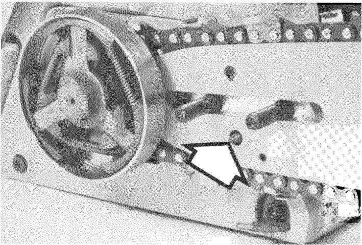 HUSQVARNA 266 - Assembling guide bar and chain - 1