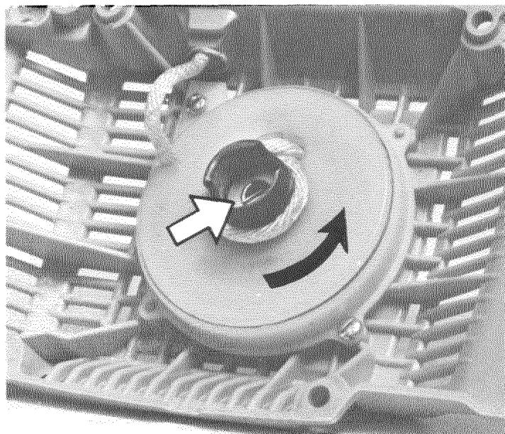 HUSQVARNA 266 - Changing starter cord and return spring - 1