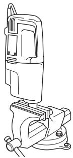 HUSQVARNA DM 330 - Changing the gearbox oil - 2