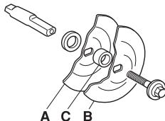 HUSQVARNA K3000 WET - Fitting the cutting blade - 3