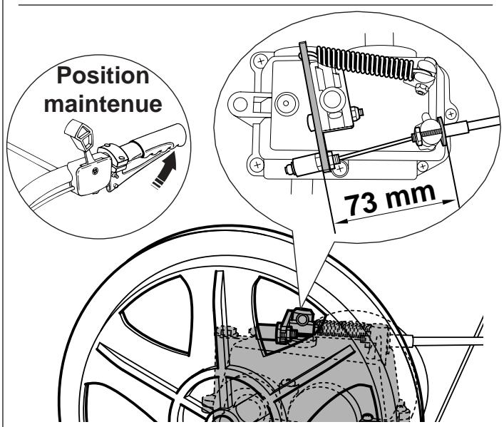 HUSQVARNA T 55R - Réglage du câble de marche arrière - 5