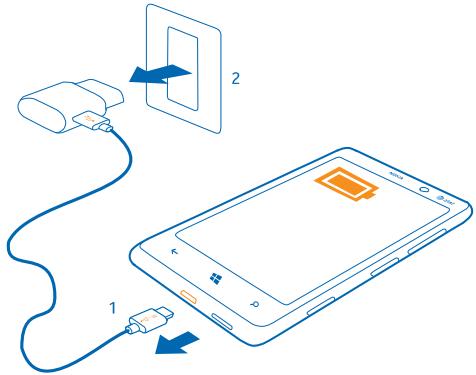NOKIA LUMIA 820 - Charge your phone with a USB charger - 2