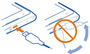 NOKIA LUMIA 900 - Charge from a wall outlet - 3