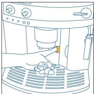 DELONGHI ESAM 3240.O - ADJUSTING THE COFFEE GRINDER - 3