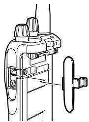 KENWOOD TK-2160 - INSTALLATION DE LA PINCE DE CEINTURE - 1