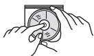 KENWOOD DDX491HD - How to handle discs - 1