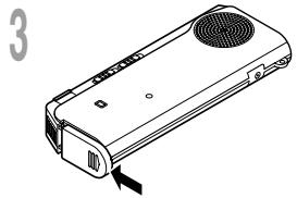 OLYMPUS DS-20 - Replacing batteries - 2