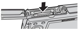 OLYMPUS Μ 720SW - Close the battery compartment/card cover. - 1