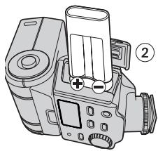 OLYMPUS PFL-E01 - Loading the batteries - 3