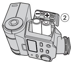 OLYMPUS PFL-E01 - Loading the batteries - 2