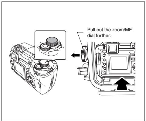 OLYMPUS PPO-E03 - Loading the Camera and Lens - 4