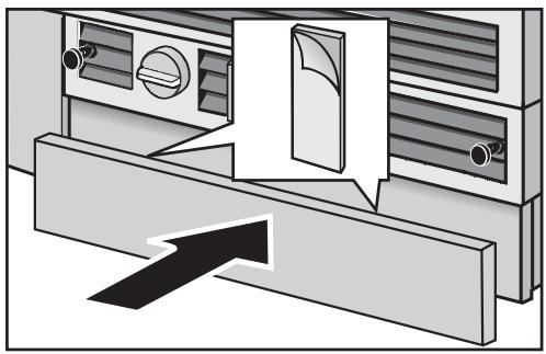 MIELE F1471SF  - INSTALLATION MANUAL - Attaching the toe-kick cover - 3