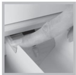 INDESIT WIXXL126 - Czyszczenie szufladki dozownika i jego przedziałów - 1