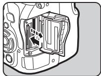 PENTAX K-1 - Insertion d'une carte mémoire - 3