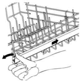 SMEG STL825B - ADJUSTING THE UPPER BASKET - 3