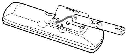 ONKYO DV-SP402E - Insert the two supplied batteries (AA) in accordance with the polarity diagram inside the battery compartment. - 1