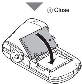 SANYO VPC-CG102BK - INSTALLING THE BATTERY PACK - 2