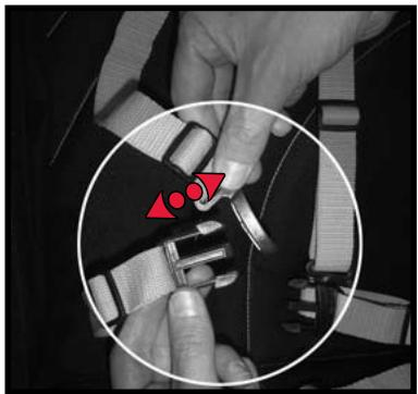 BRITAX BLINK - Harness Adjustment &amp; Securing Child - 4