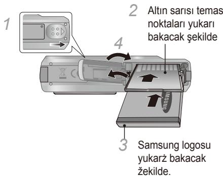 SAMSUNG ES55-GREY - Pili ve hafıza kartını takma - 1