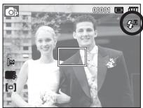SAMSUNG PL57 - Flash (⚡) / Left button - 1