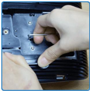 SAMSUNG SP-D400 - Cautions on Lamp Replacement - 4