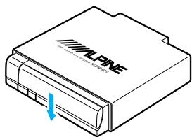 ALPINE NVE-N055PV - Die Tür vor dem Einlegeschacht zum Öffnen nach unten schieben. - 1