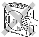 ALPINE SWE-1000 - Do not insert any objects in the product. - 5