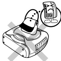 ALPINE SWE-1000 - Do not insert any objects in the product. - 2