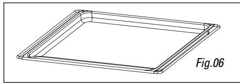 HOTPOINT-ARISTON MWK 422 X - The side grills (Fig.08): 2 shelves with hooks allow you to use the accessories on 3 levels. - 2