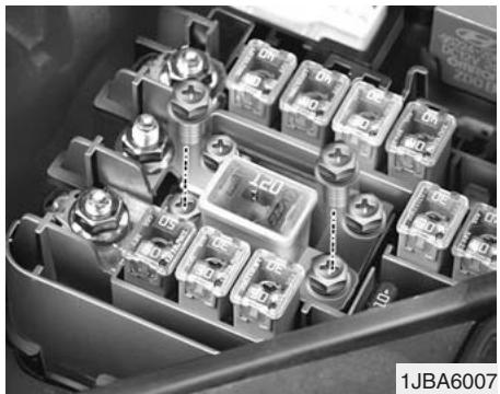 KIA RIO - Compartment moteur - 1