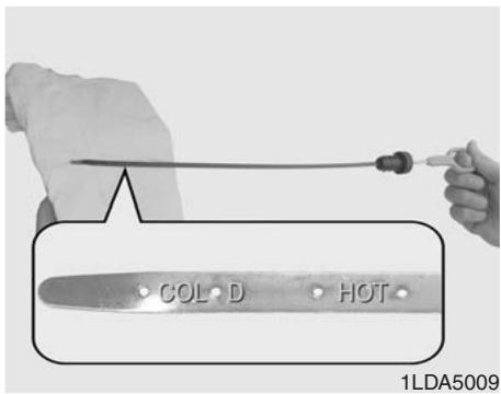 KIA RIO - Vérification du niveau de liquide de la boîte-pont automatique - 1