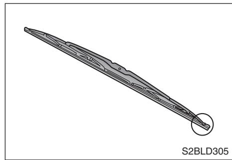 KIA SORENTO - Remplacement des balais d'essuie-glace - 4