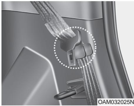 KIA SOUL - Rabattre le dossier arrière - 1