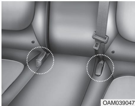 KIA SOUL - Déboucler la ceinture de sécurité : - 1
