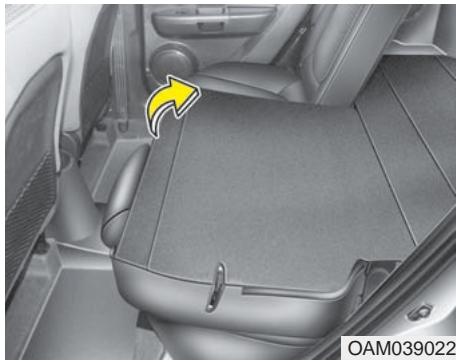 KIA SOUL - Rabatte le dossier arrière - 2